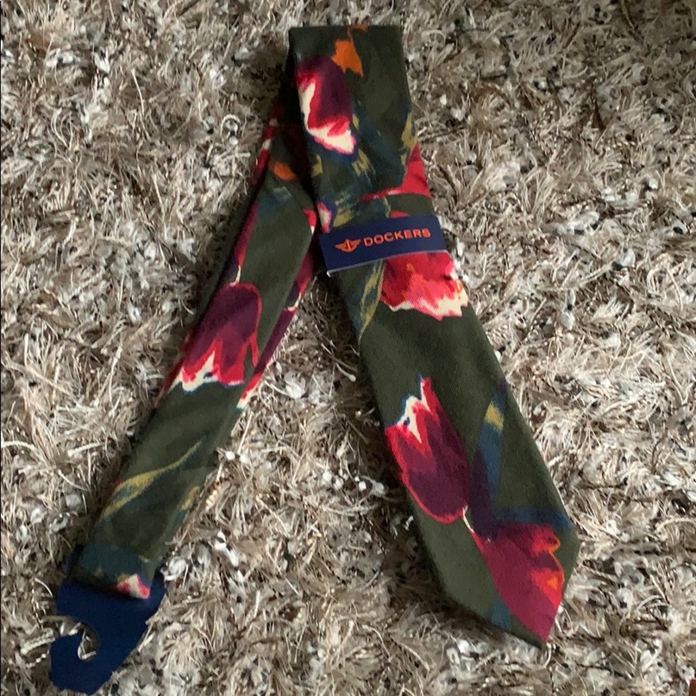 New Dockers floral men tie